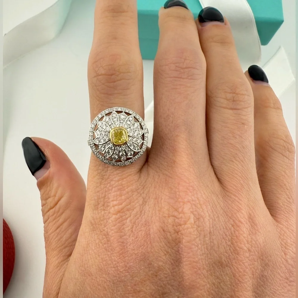 RARE Tiffany & Co. Diamond Daisy Ring in Platinum with Fancy Yellow Diamond
